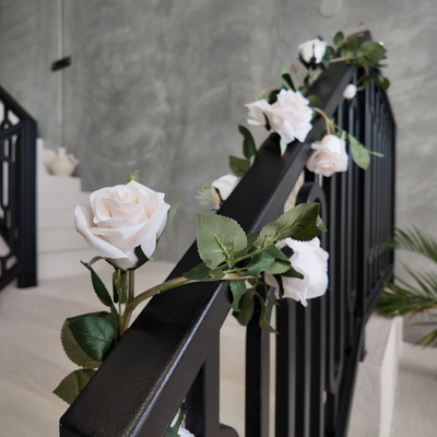 thumb_White Quality Rose Flower Garland – 1.5m with 14 Rose Heads