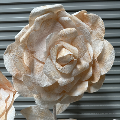 thumb_Set of 3 Cream/Peach Giant Roses on Stands