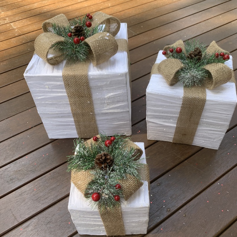 3pc set of White Chirstmas Gift Box Decoreations