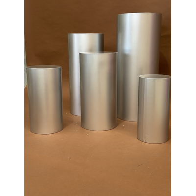 thumb_Set of 5 Matt Silver Round Metal Wedding Plinths – Factory Seconds