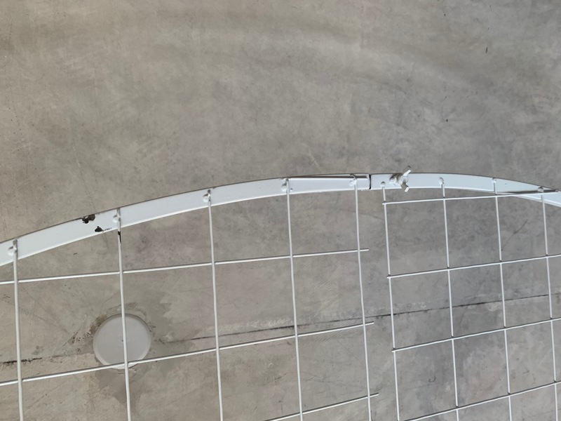 1.5m Round Mesh Balloon Arch on stand - White