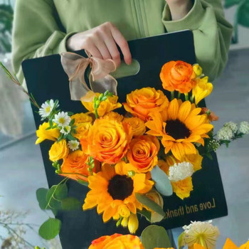 35cm Black Heart Cutout  Flower Bag/Posy Box