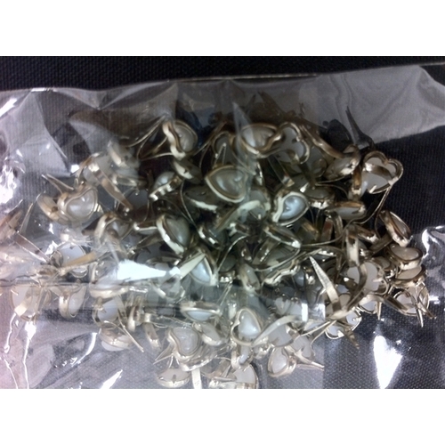 Large View 100pc - 6mm Pearl Heart Brads