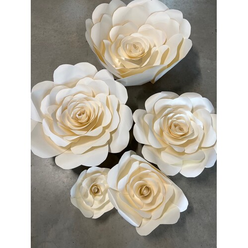 Large View 5pc set - Giant Paper Roses - Off White